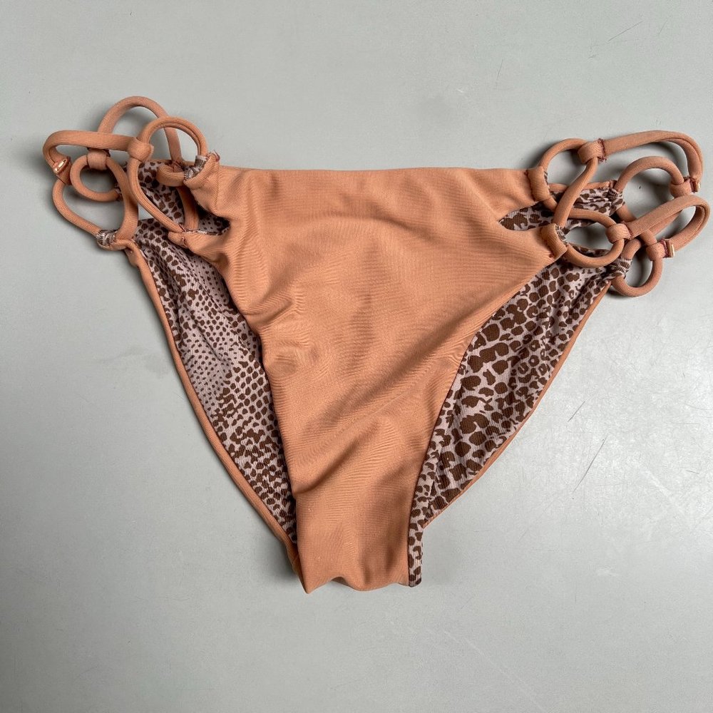 Acacia Bottom